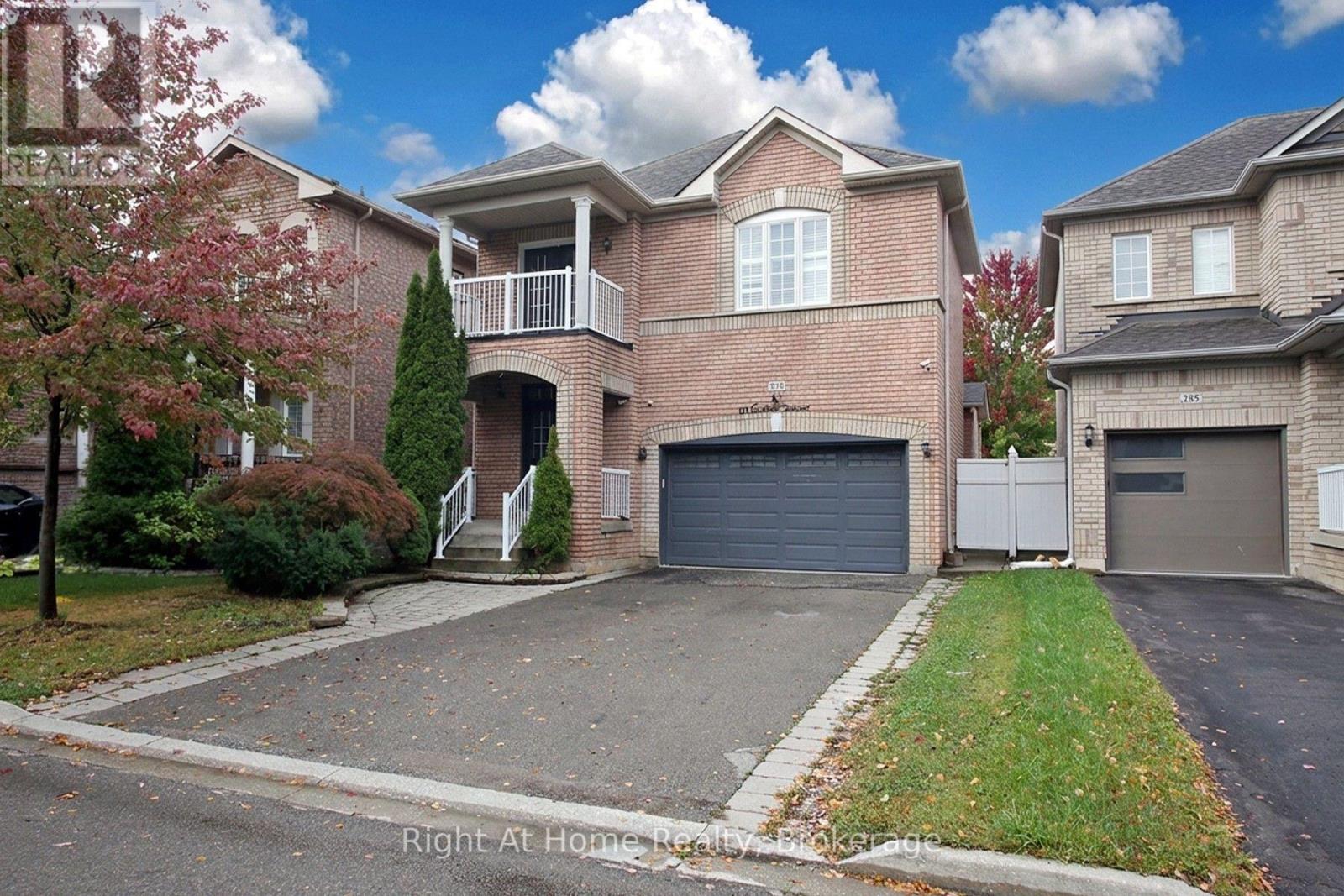 UPPER - 181 FAIRLANE CRESCENT