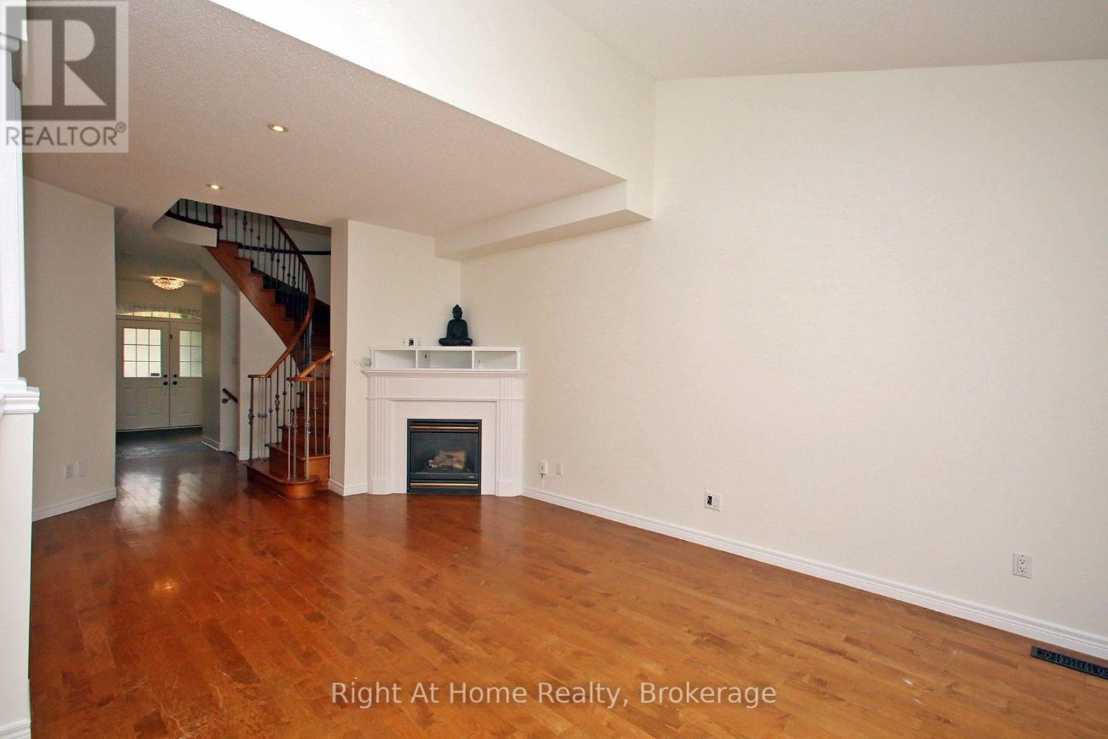 Upper - 181 Fairlane Crescent, Vaughan, Ontario  L4H 2G8 - Photo 11 - N13874248