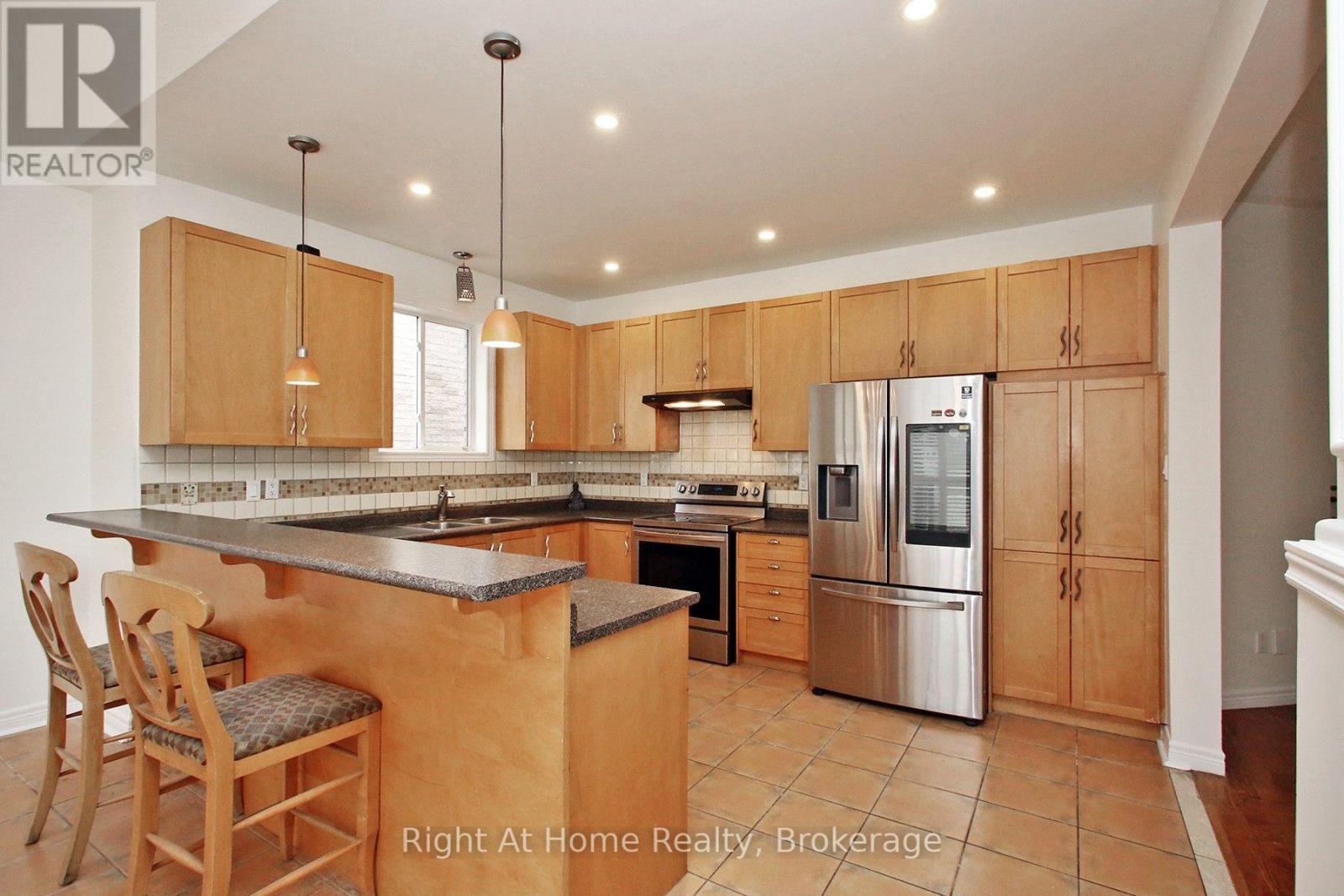 Upper - 181 Fairlane Crescent, Vaughan, Ontario  L4H 2G8 - Photo 16 - N13874248