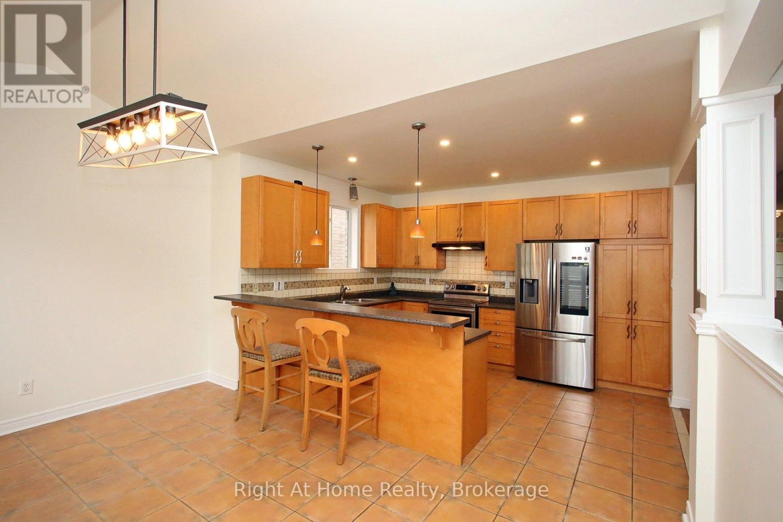 Upper - 181 Fairlane Crescent, Vaughan, Ontario  L4H 2G8 - Photo 17 - N13874248