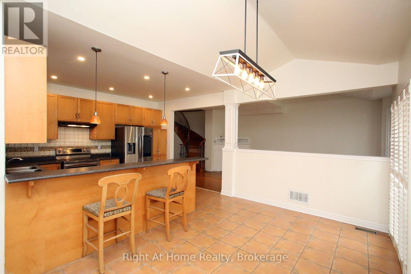 Upper - 181 Fairlane Crescent, Vaughan, Ontario  L4H 2G8 - Photo 18 - N13874248