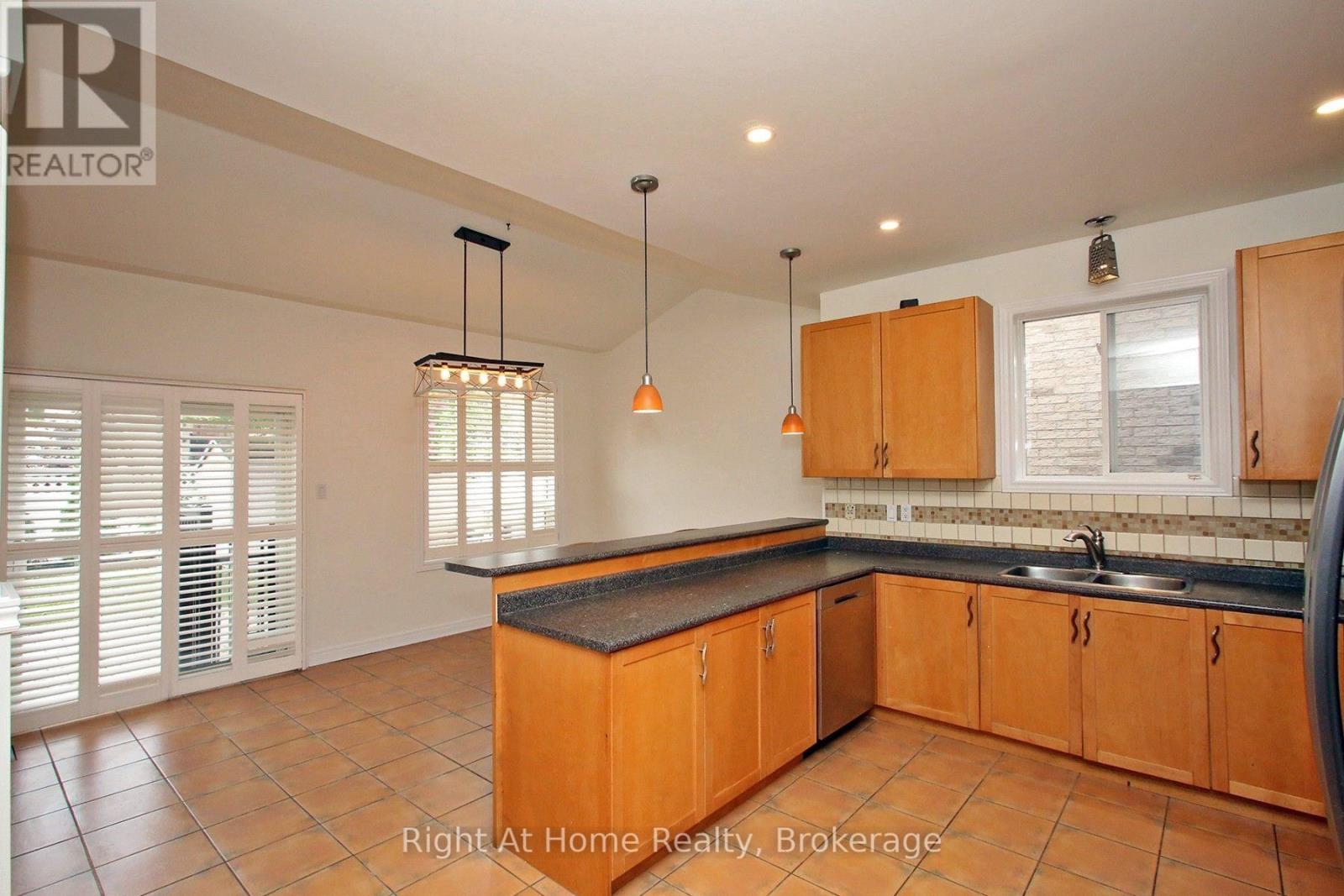 Upper - 181 Fairlane Crescent, Vaughan, Ontario  L4H 2G8 - Photo 20 - N13874248