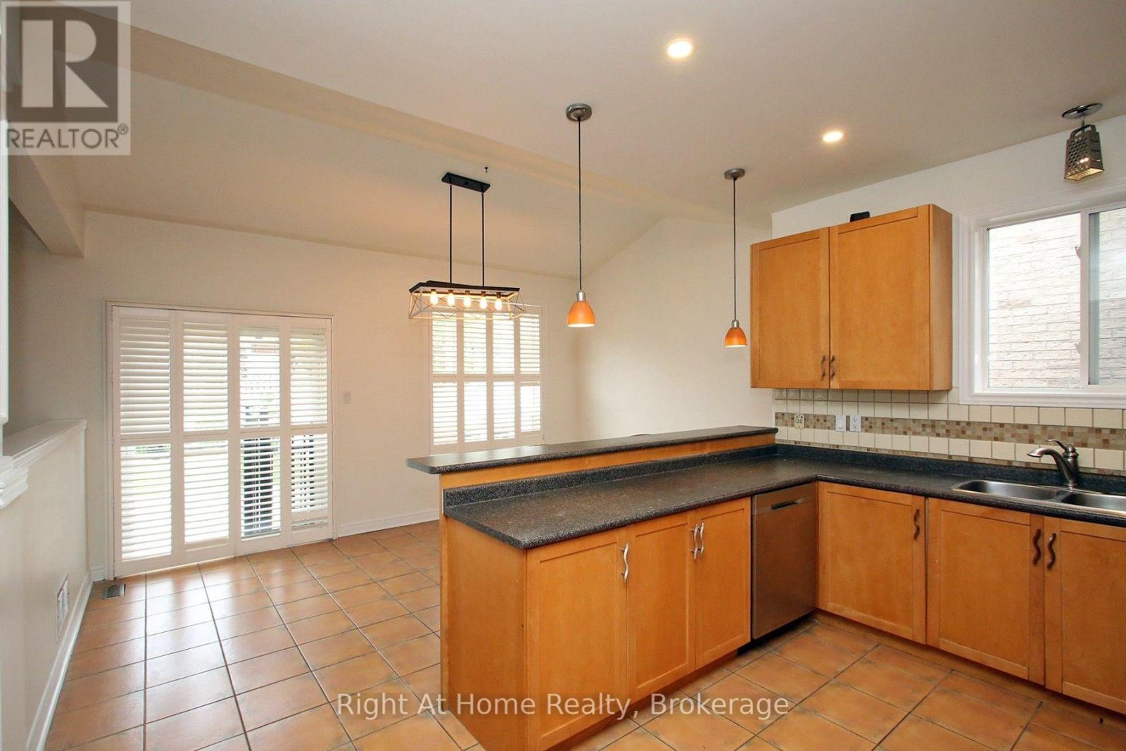 Upper - 181 Fairlane Crescent, Vaughan, Ontario  L4H 2G8 - Photo 21 - N13874248