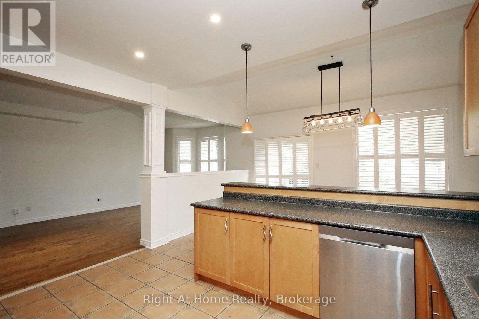 Upper - 181 Fairlane Crescent, Vaughan, Ontario  L4H 2G8 - Photo 22 - N13874248