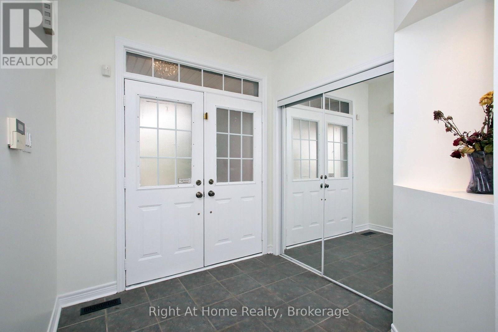 Upper - 181 Fairlane Crescent, Vaughan, Ontario  L4H 2G8 - Photo 3 - N13874248