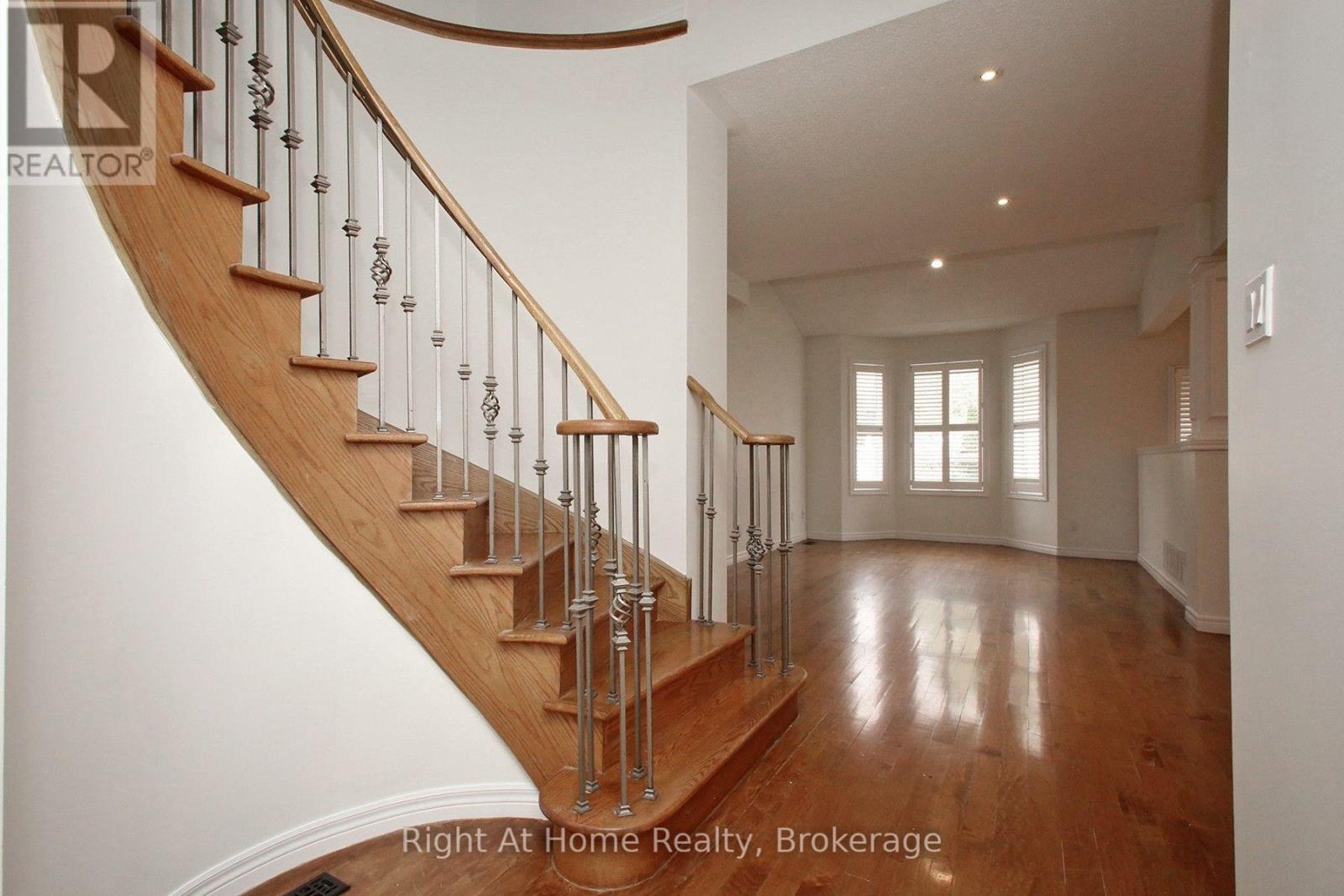 Upper - 181 Fairlane Crescent, Vaughan, Ontario  L4H 2G8 - Photo 6 - N13874248