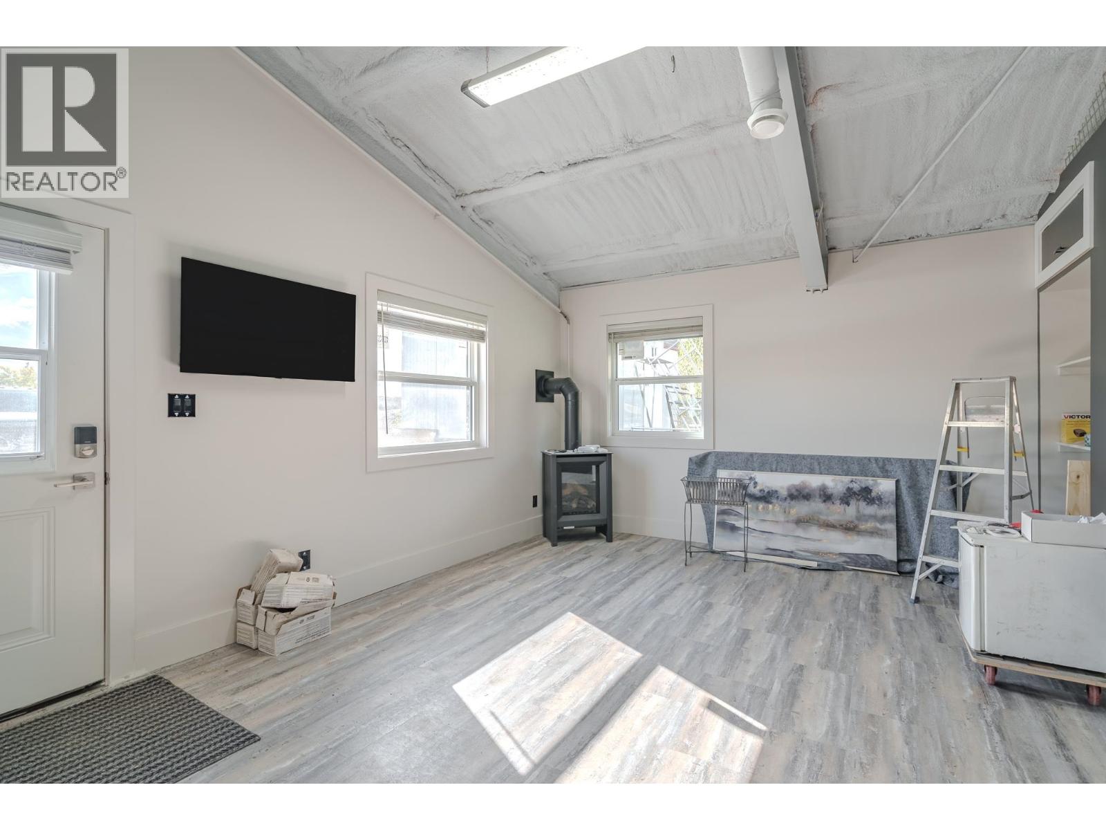 6105 LITTLE FORT 24 HIGHWAY