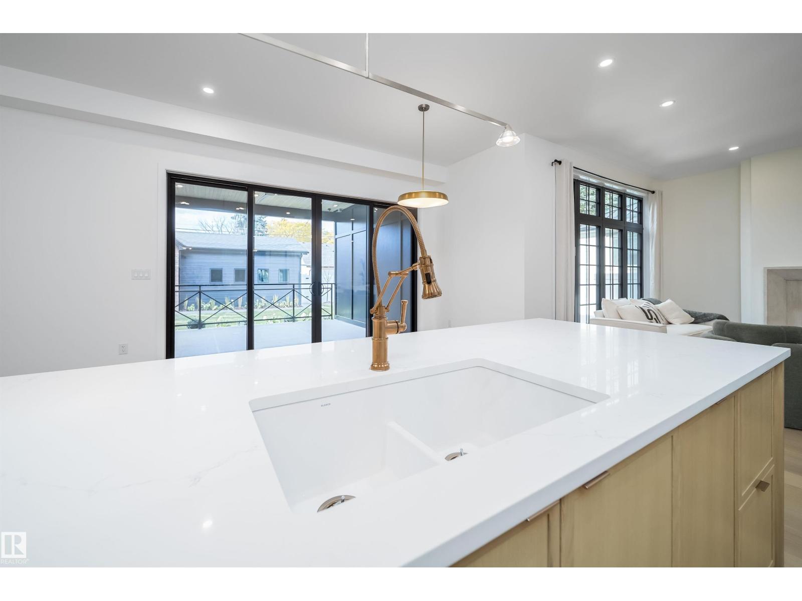 10414 134 ST NW