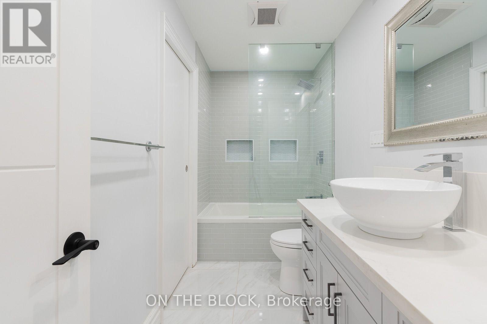 21 Craigmore Crescent, Toronto, Ontario  M2N 2Y2 - Photo 8 - C13874260