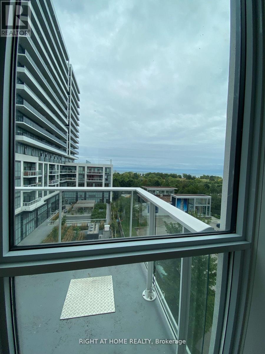 413 - 70 ANNIE CRAIG DRIVE W