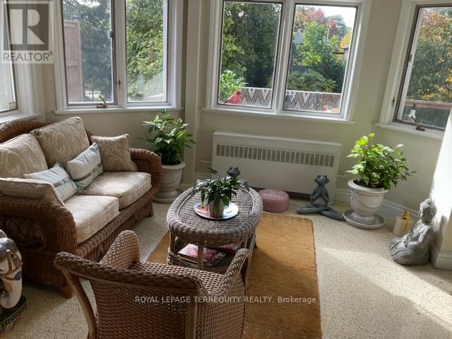 14 Humbercrest Boulevard, Toronto, Ontario  M6S 4K7 - Photo 12 - W13874304