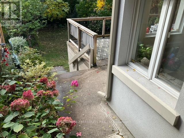14 Humbercrest Boulevard, Toronto, Ontario  M6S 4K7 - Photo 29 - W13874304