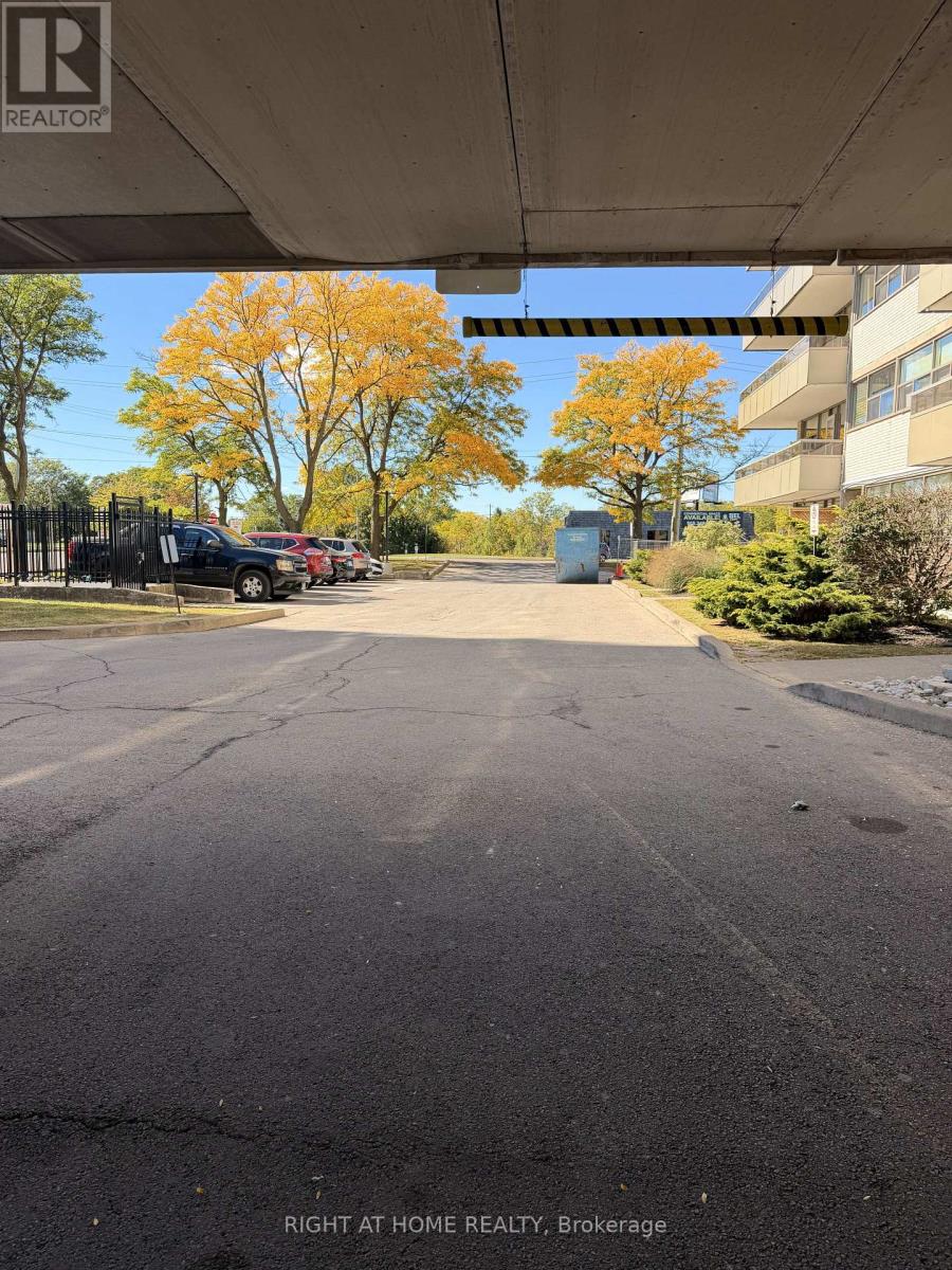 505 - 215 Glenridge Avenue, St. Catharines, Ontario  L2T 3J7 - Photo 1 - X13874250