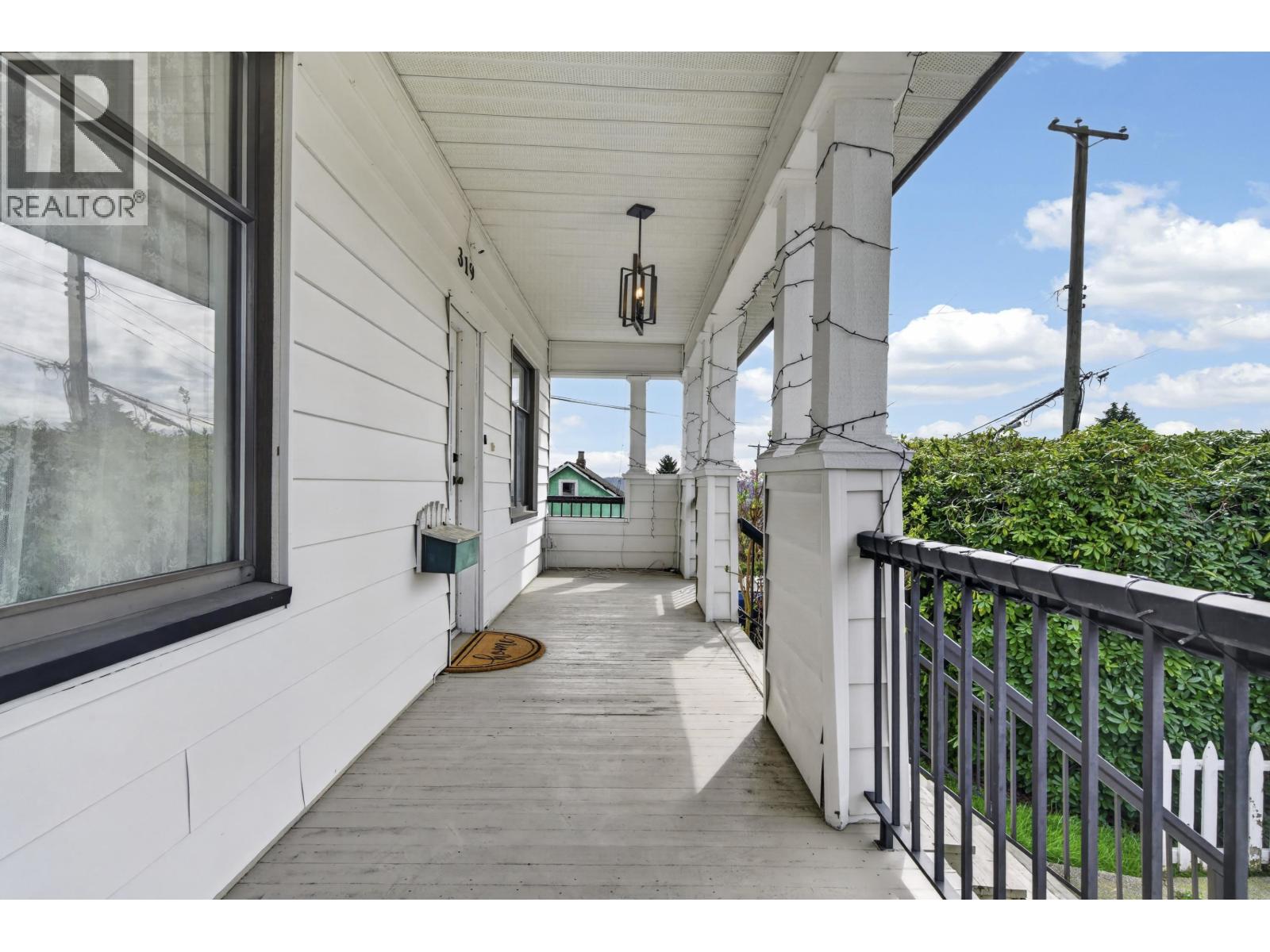 319 Marmont Street, Coquitlam, British Columbia  V3K 4R4 - Photo 4 - R3164507