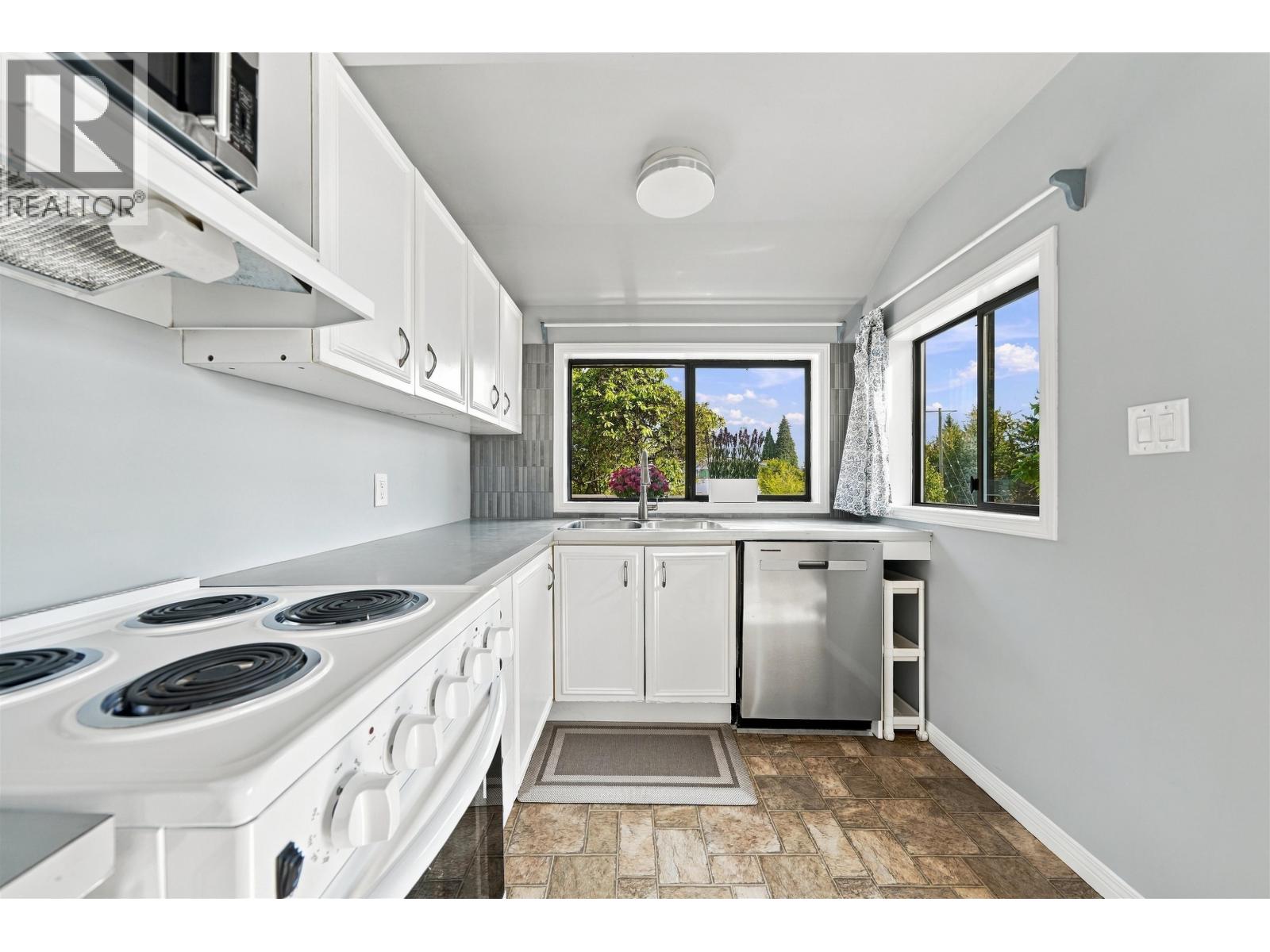 319 Marmont Street, Coquitlam, British Columbia  V3K 4R4 - Photo 12 - R3164507