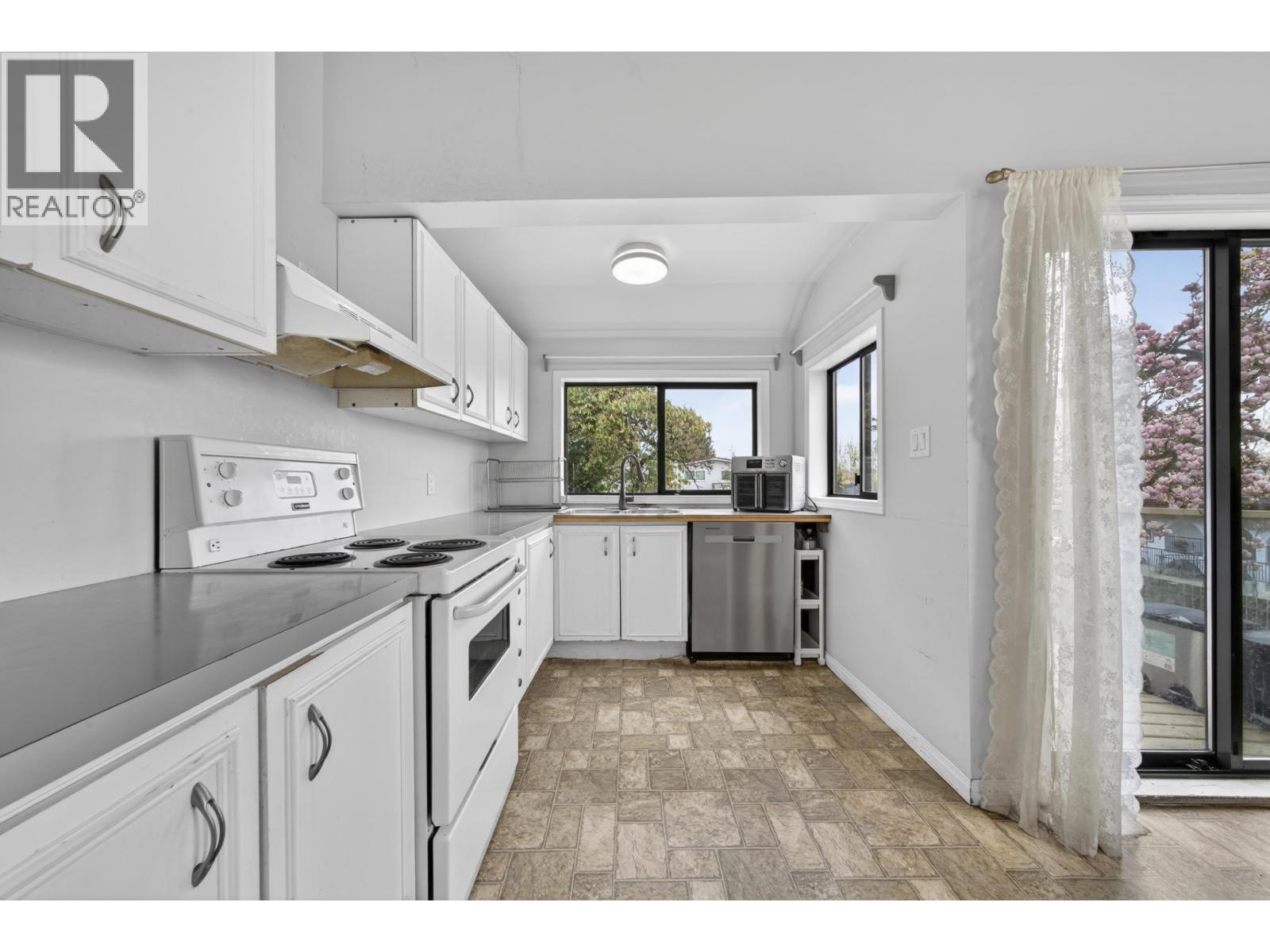 319 Marmont Street, Coquitlam, British Columbia  V3K 4R4 - Photo 11 - R3164507