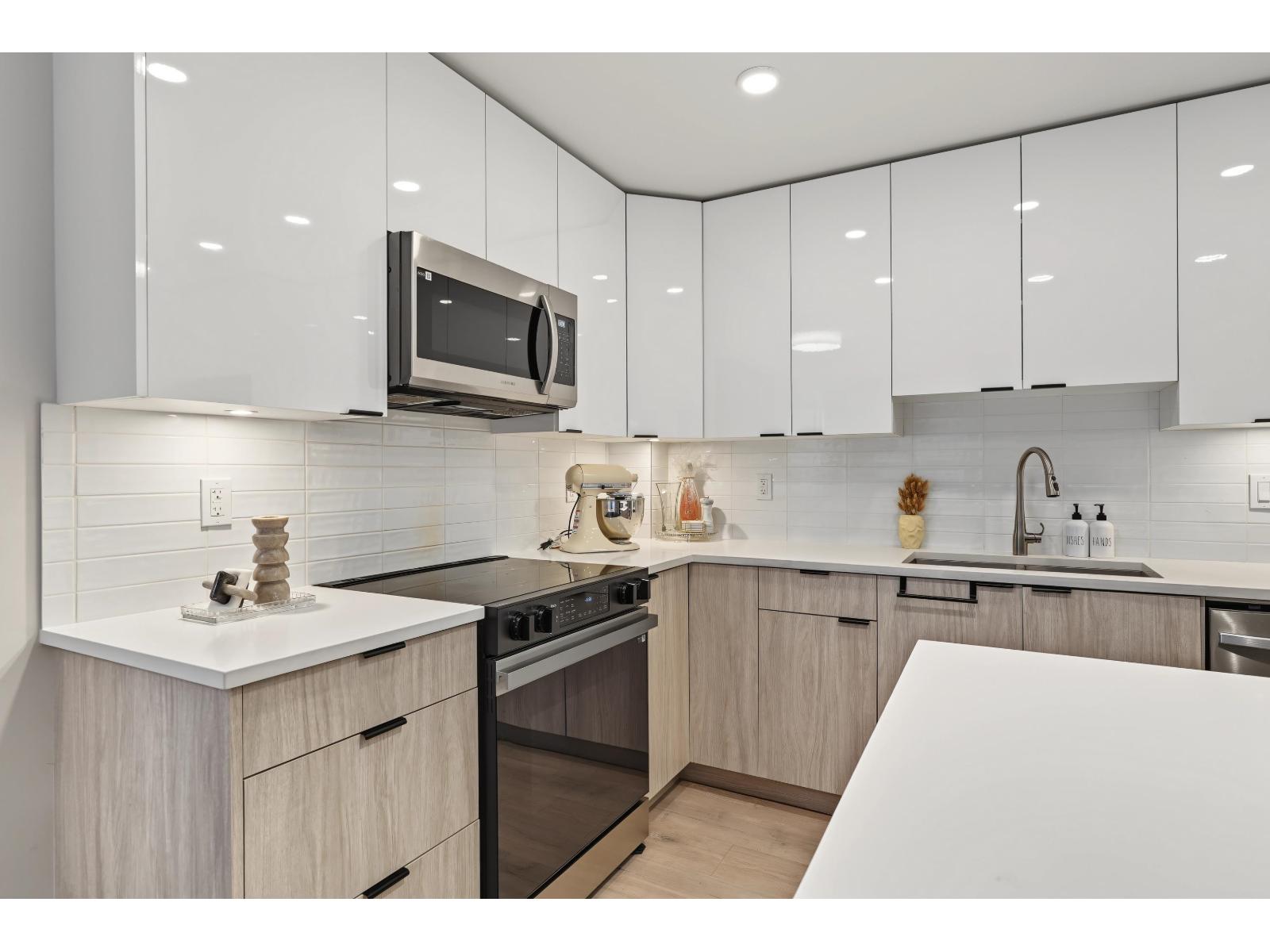 602 13458 95 Avenue, Surrey, British Columbia  V3V 0H1 - Photo 14 - R3172276