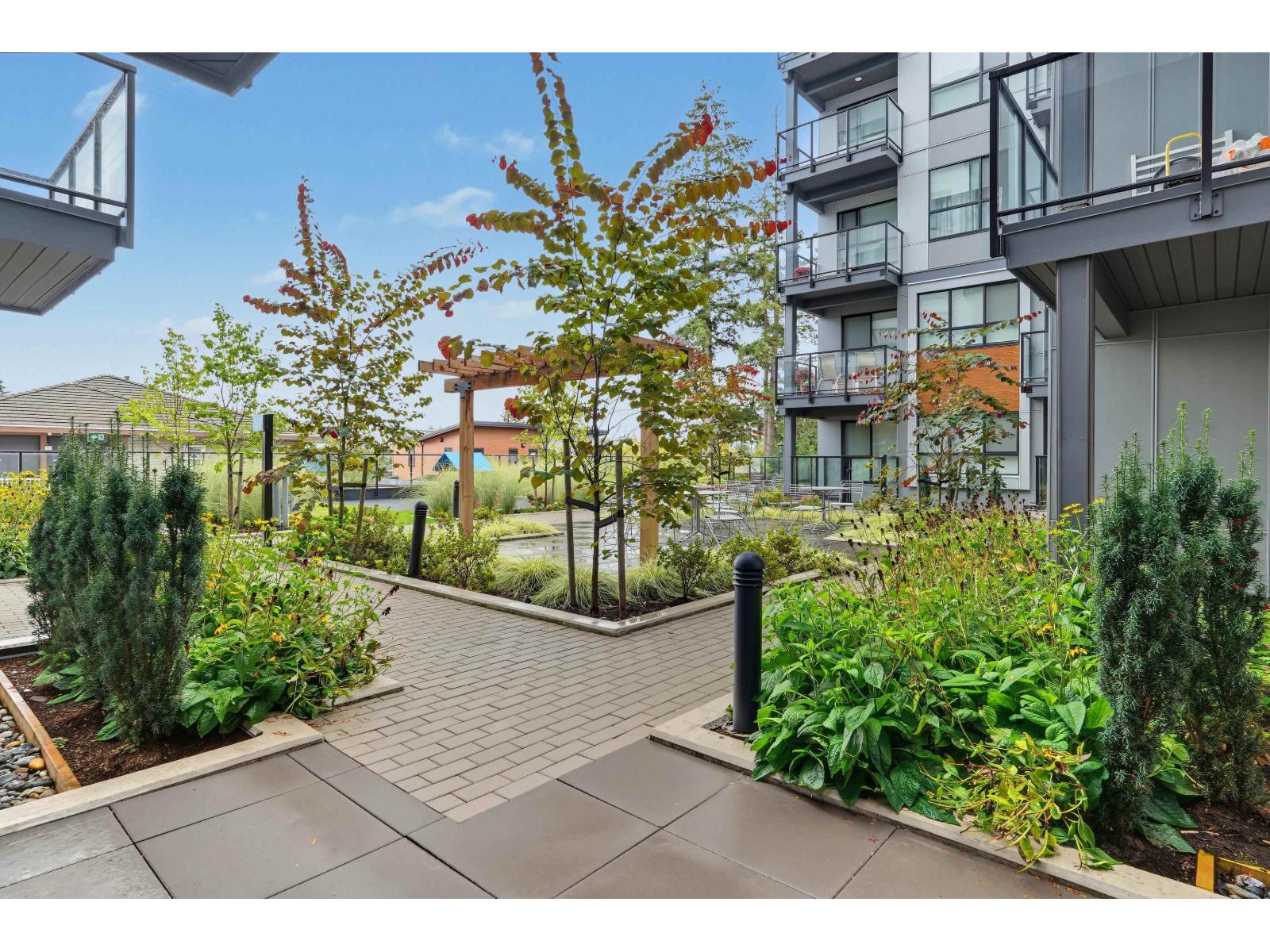 602 13458 95 AVENUE, surrey, British Columbia