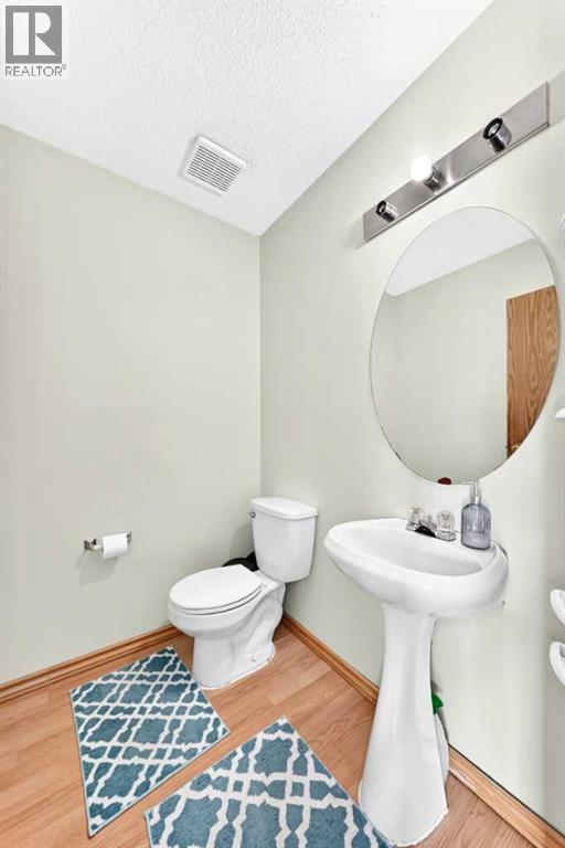 21 MARTIN CROSSING Link NE