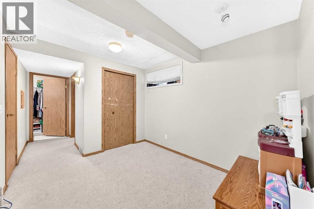 21 MARTIN CROSSING Link NE
