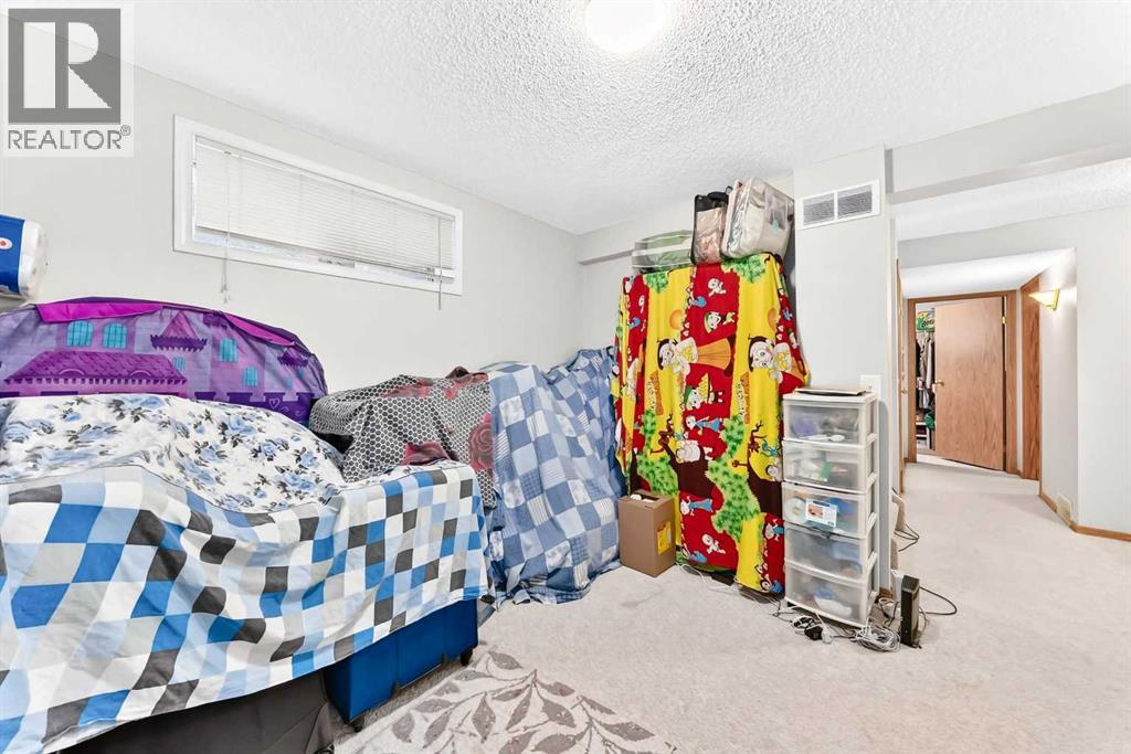 21 MARTIN CROSSING Link NE