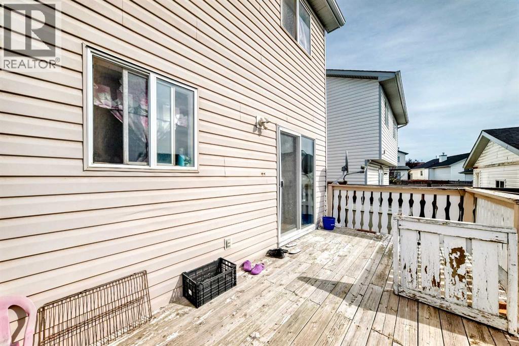 21 MARTIN CROSSING Link NE