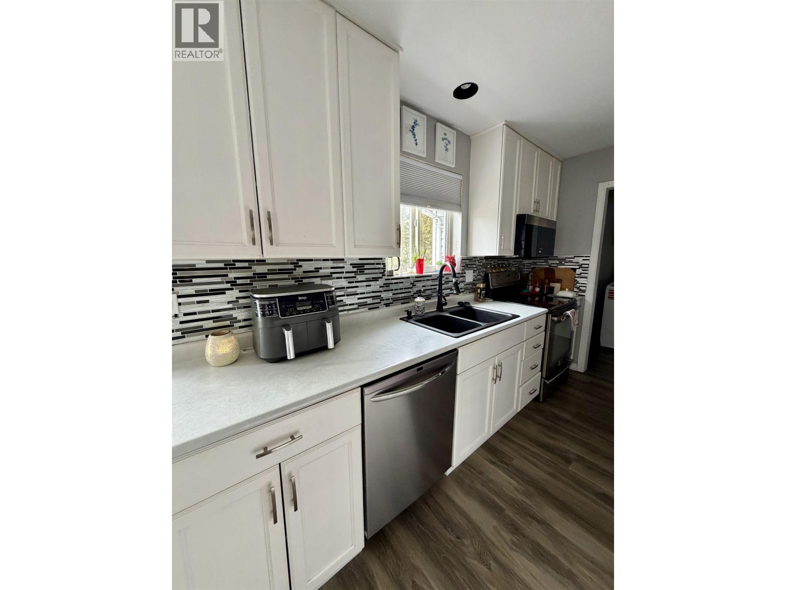 3 25 WESTRIDGE DRIVE