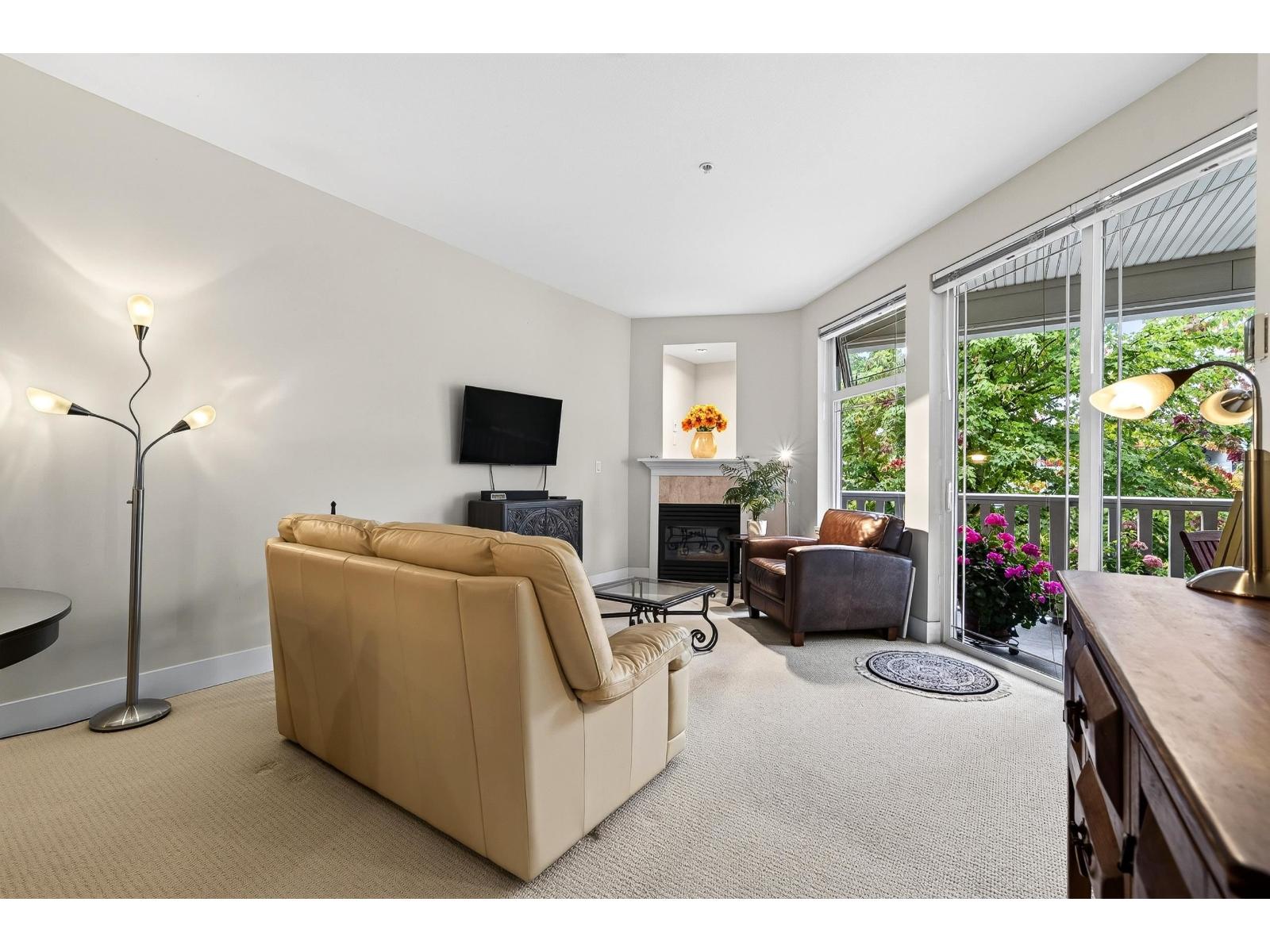 215 15392 16a Avenue, Surrey, British Columbia  V4A 1S9 - Photo 8 - R3173576