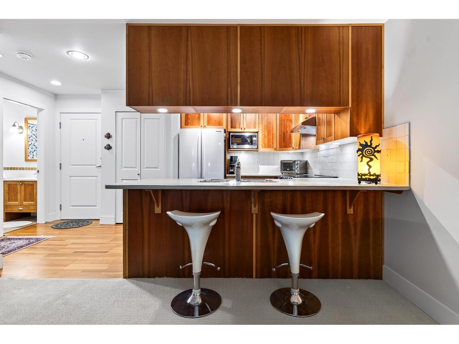 215 15392 16a Avenue, Surrey, British Columbia  V4A 1S9 - Photo 6 - R3173576