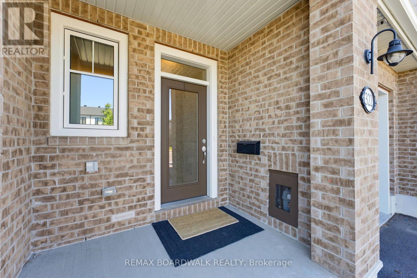 322 Cosanti Drive, Ottawa, Ontario K2S 2W6 - Photo 3 - X13874450