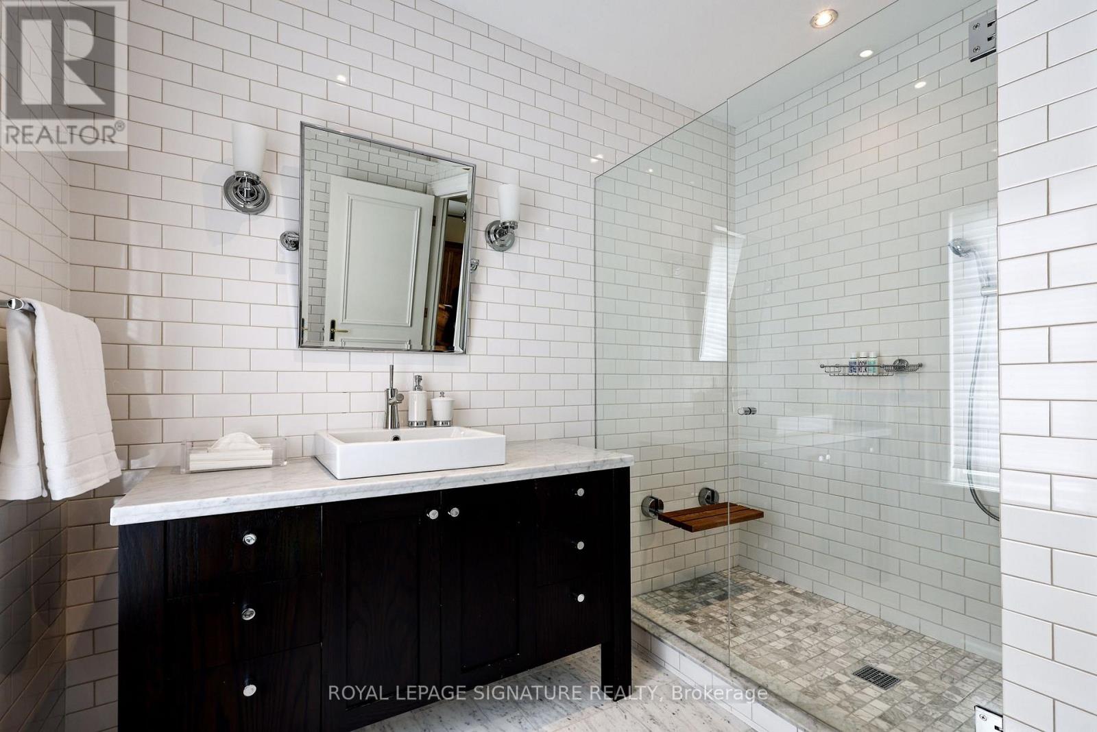 6 Vernham Avenue, Toronto, Ontario  M2L 2B2 - Photo 35 - C13874468