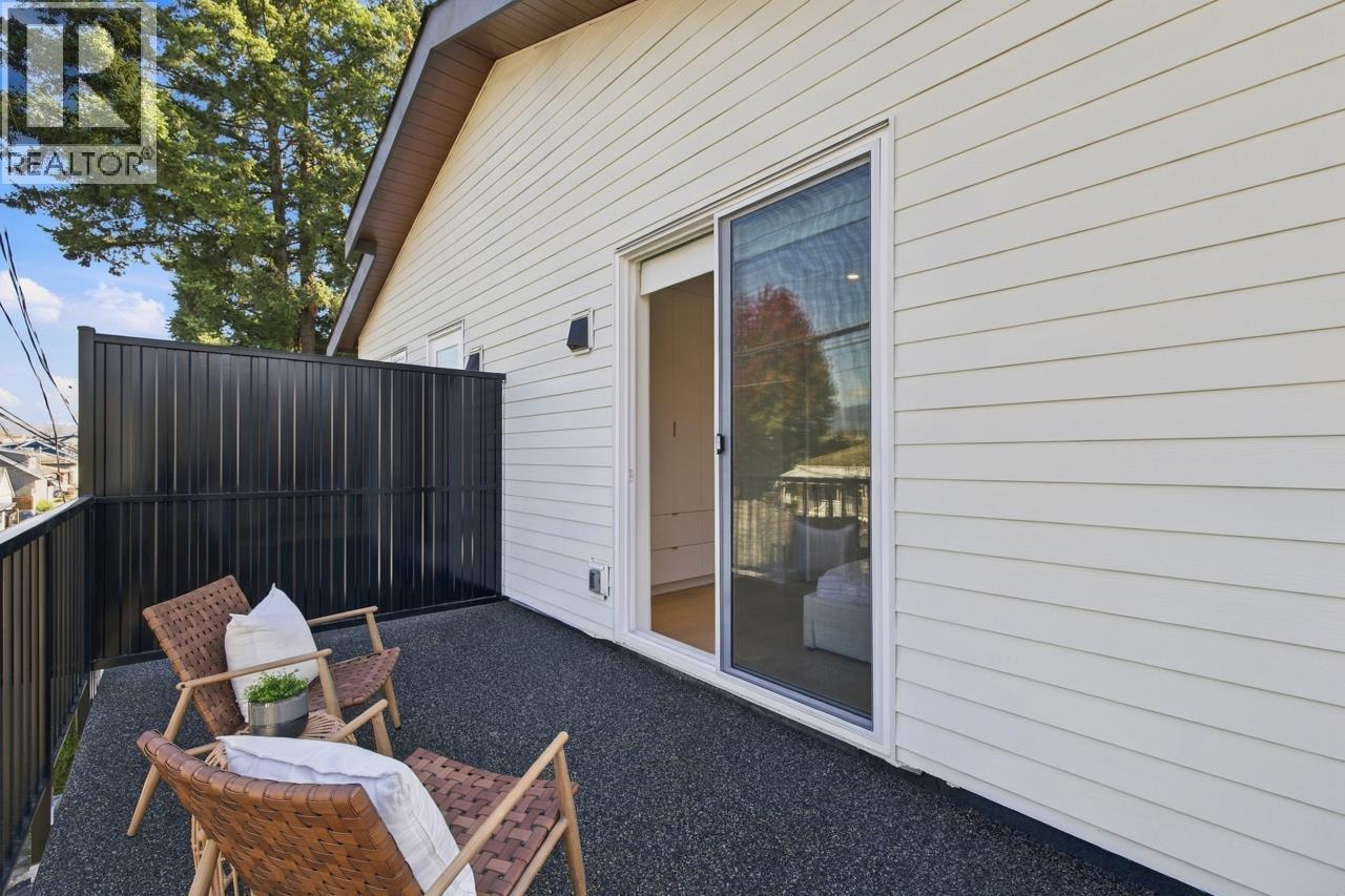 1 3183 GRAVELEY STREET