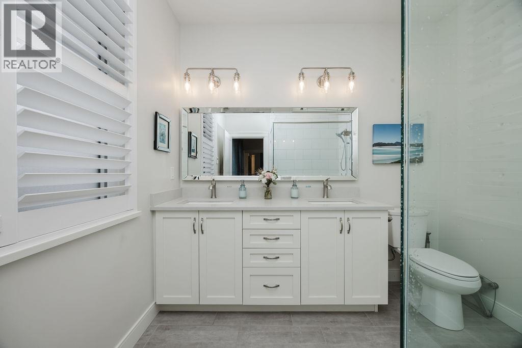 420 Solaz Place, Gibsons, British Columbia  V0N 1V5 - Photo 20 - R3173529