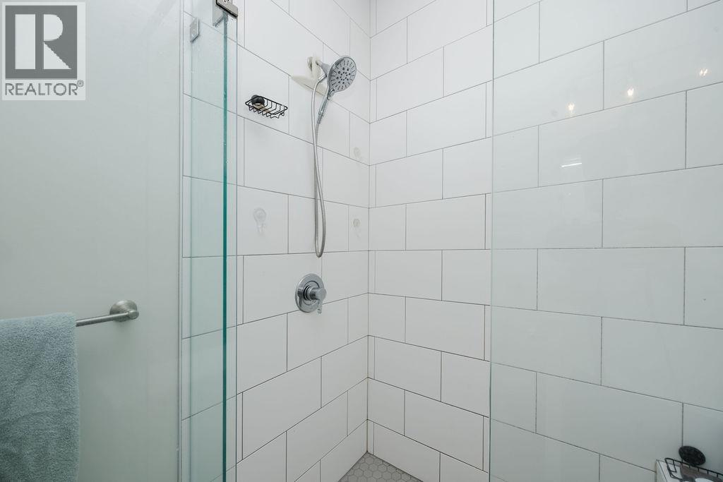 420 Solaz Place, Gibsons, British Columbia  V0N 1V5 - Photo 21 - R3173529