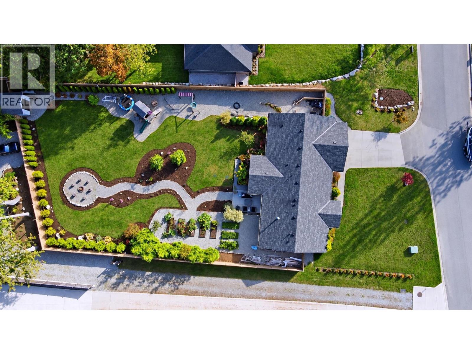 420 Solaz Place, Gibsons, British Columbia  V0N 1V5 - Photo 3 - R3173529