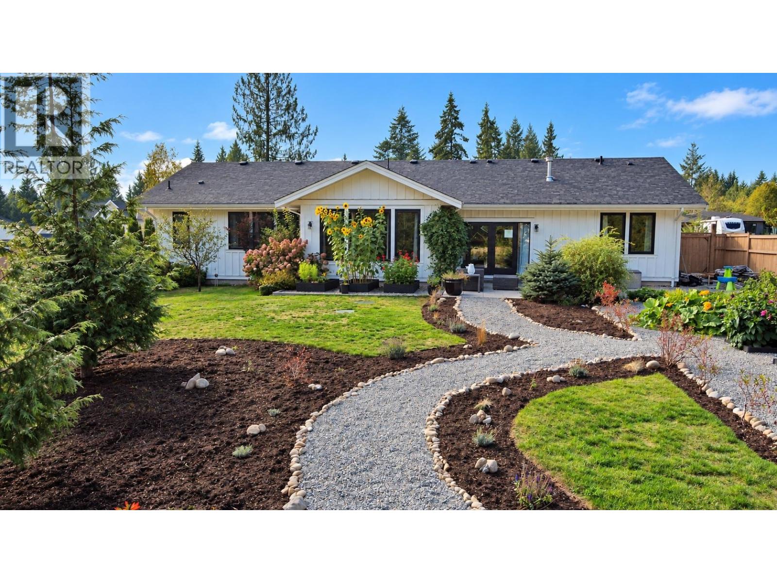 420 Solaz Place, Gibsons, British Columbia  V0N 1V5 - Photo 39 - R3173529