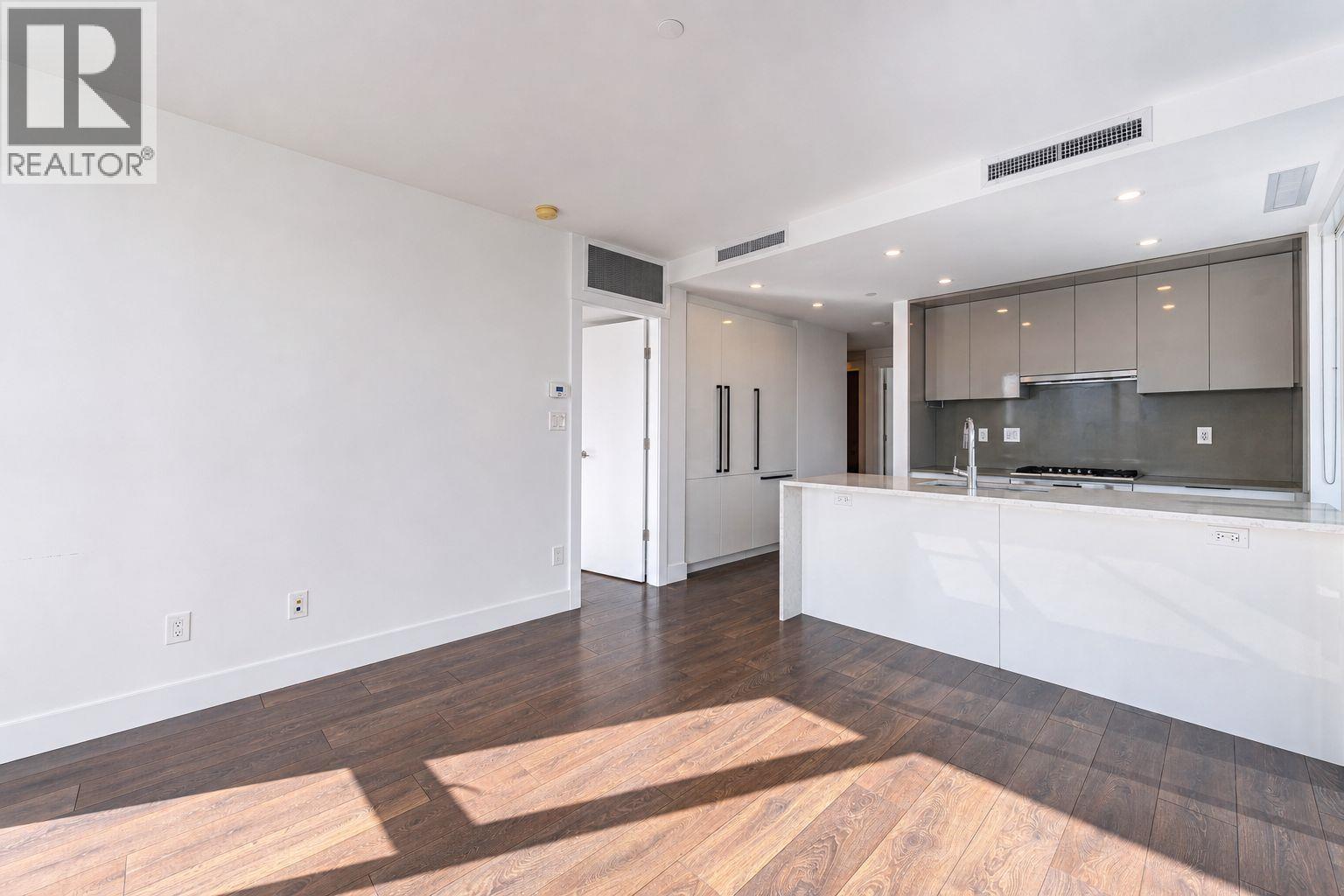 1902 4711 HAZEL STREET, burnaby, British Columbia