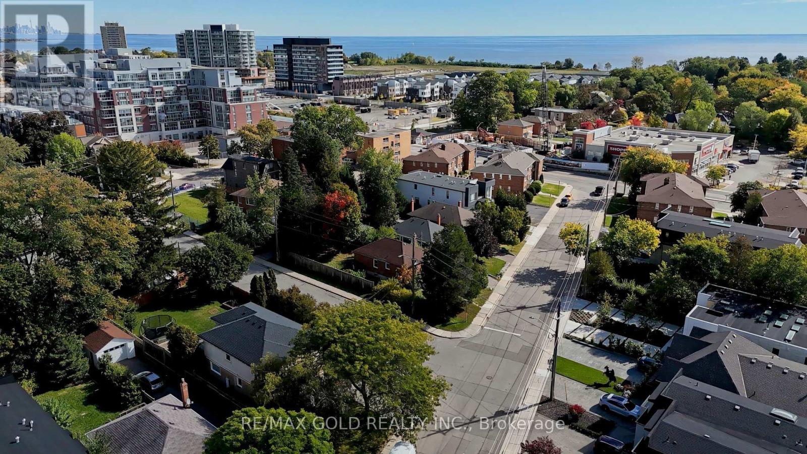 11 PINE AVENUE N, Mississauga, Ontario
