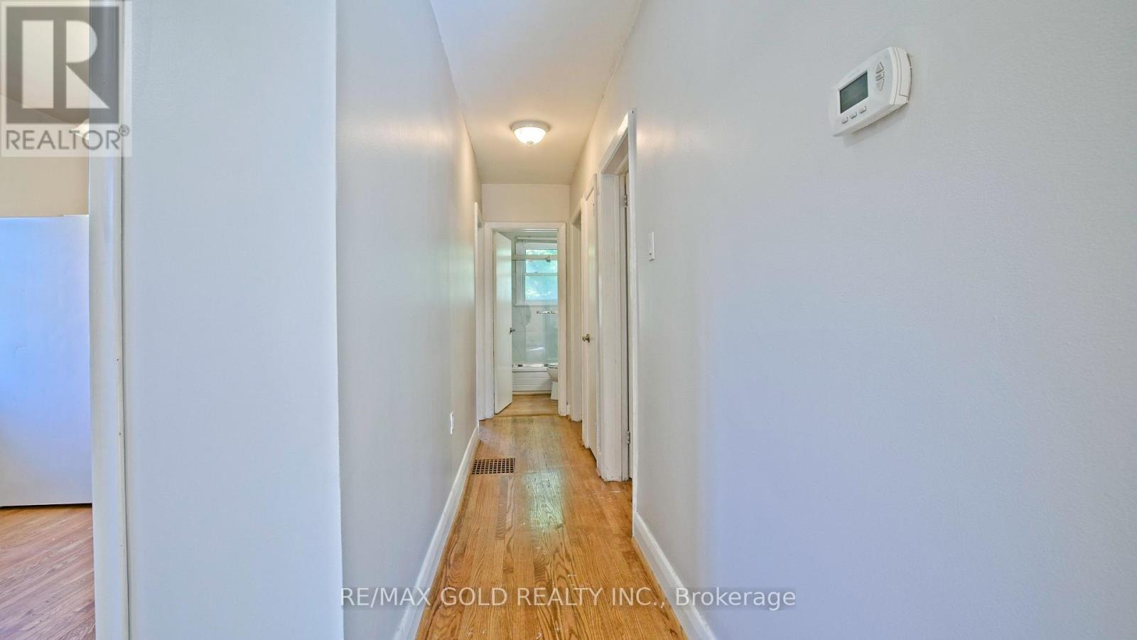 11 Pine Avenue N, Mississauga, Ontario  L5H 2P7 - Photo 18 - W13874442