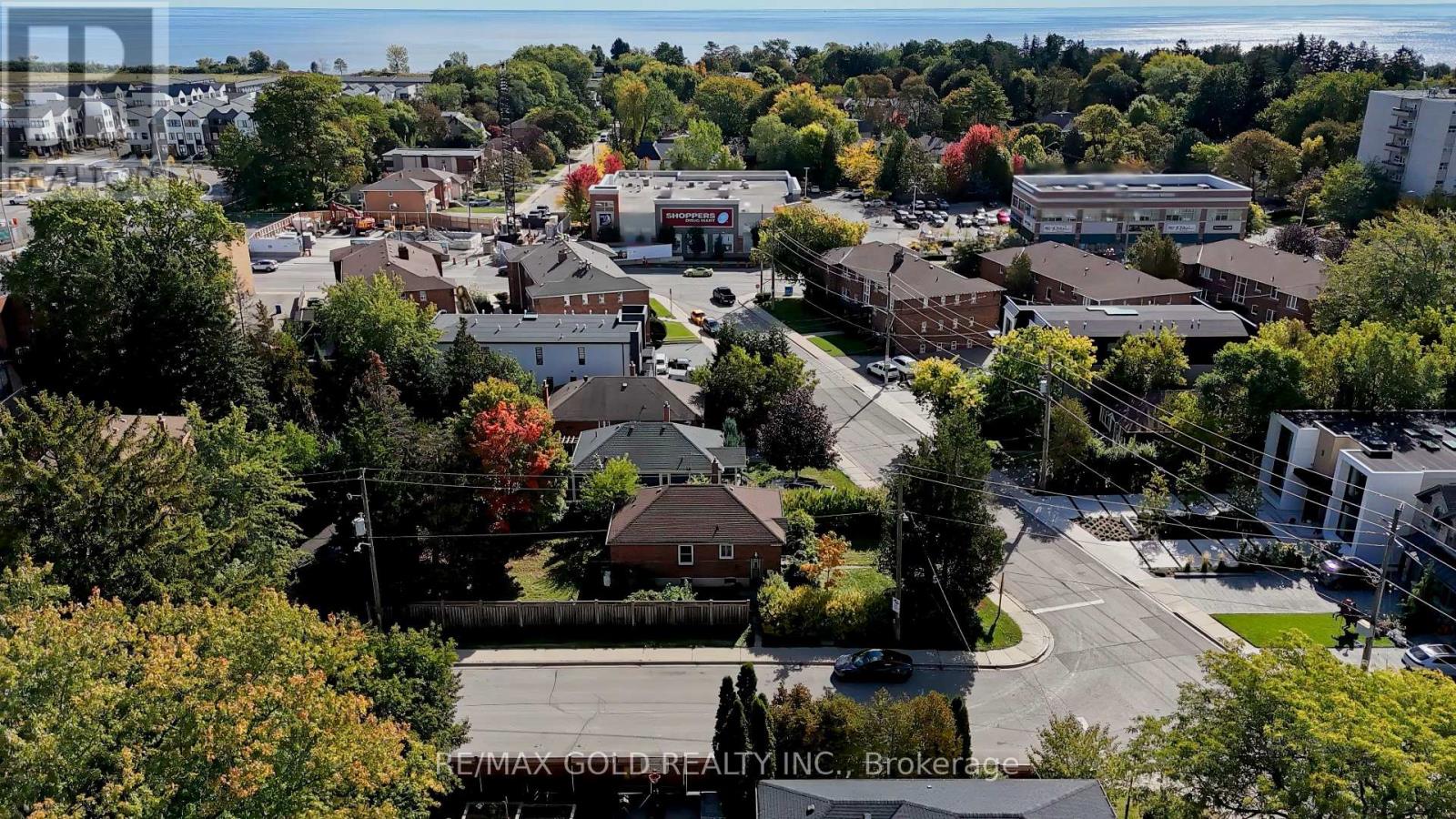 11 Pine Avenue N, Mississauga, Ontario  L5H 2P7 - Photo 2 - W13874442