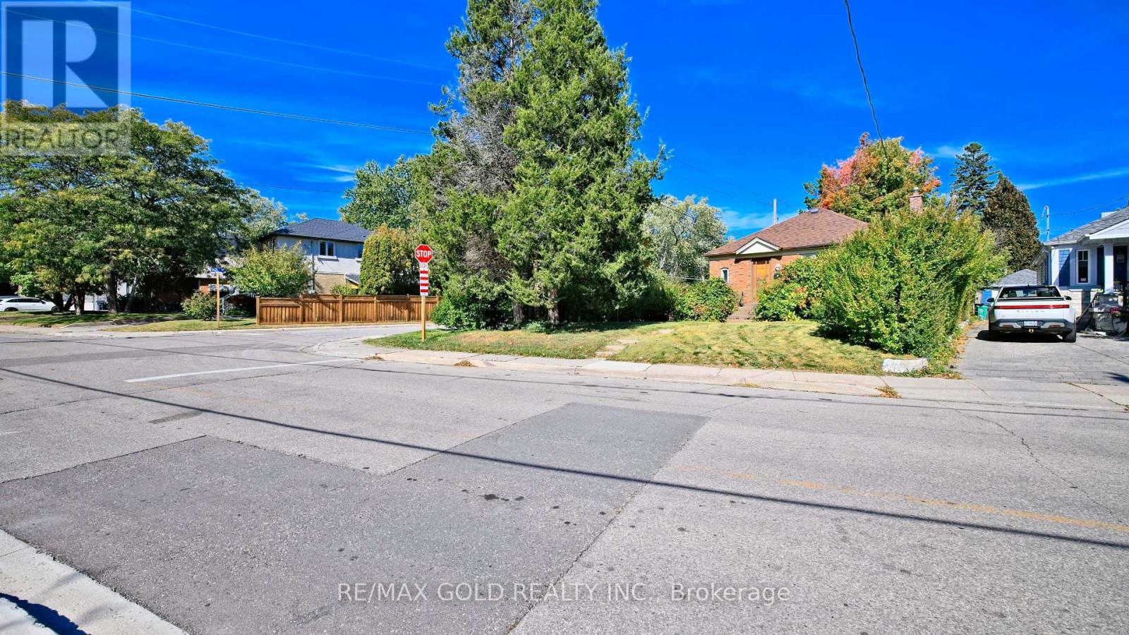 11 Pine Avenue N, Mississauga, Ontario  L5H 2P7 - Photo 32 - W13874442