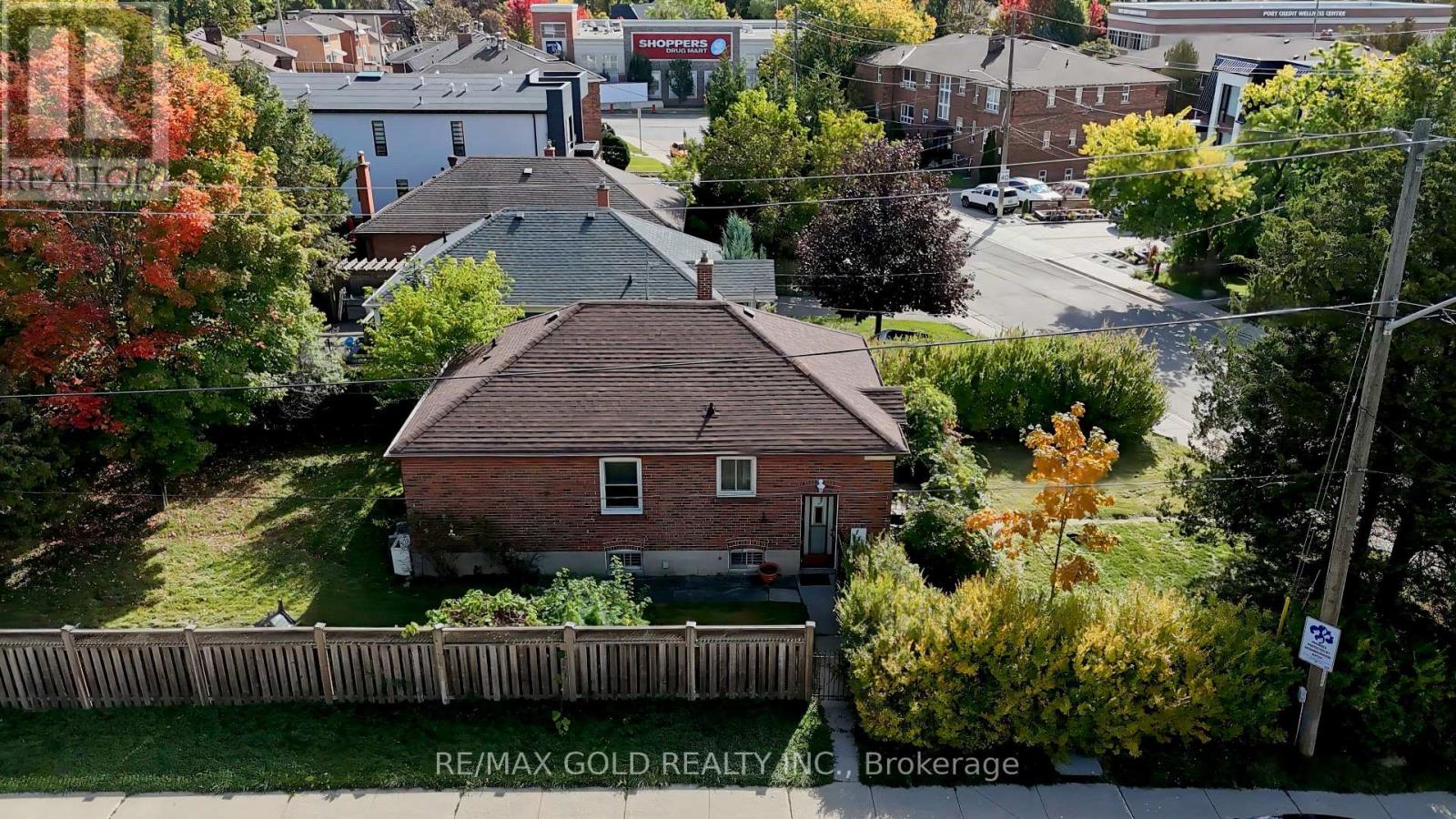 11 Pine Avenue N, Mississauga, Ontario  L5H 2P7 - Photo 7 - W13874442