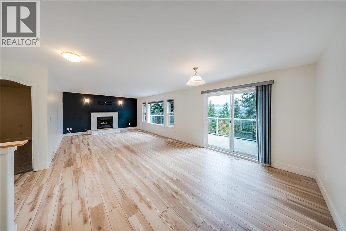 2421 12th Avenue, Castlegar, British Columbia  V1N 4A9 - Photo 6 - 10402949