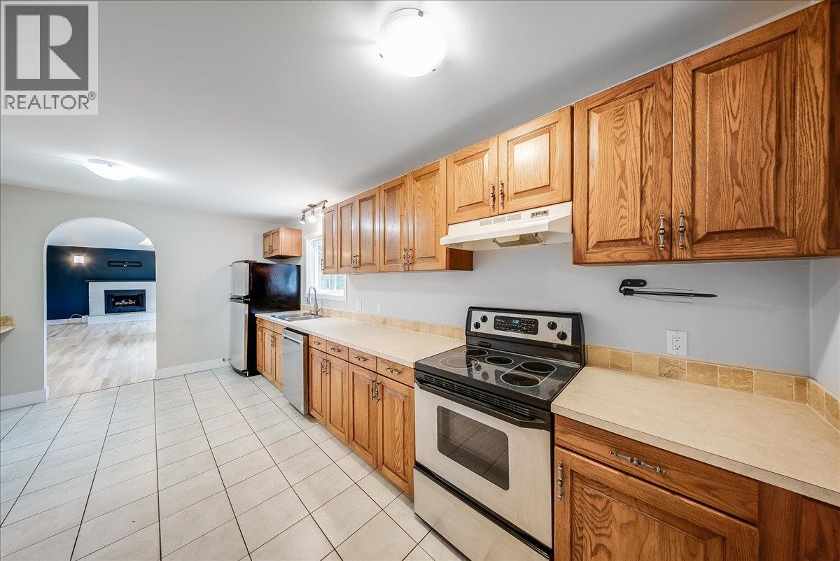 2421 12th Avenue, Castlegar, British Columbia  V1N 4A9 - Photo 8 - 10402949