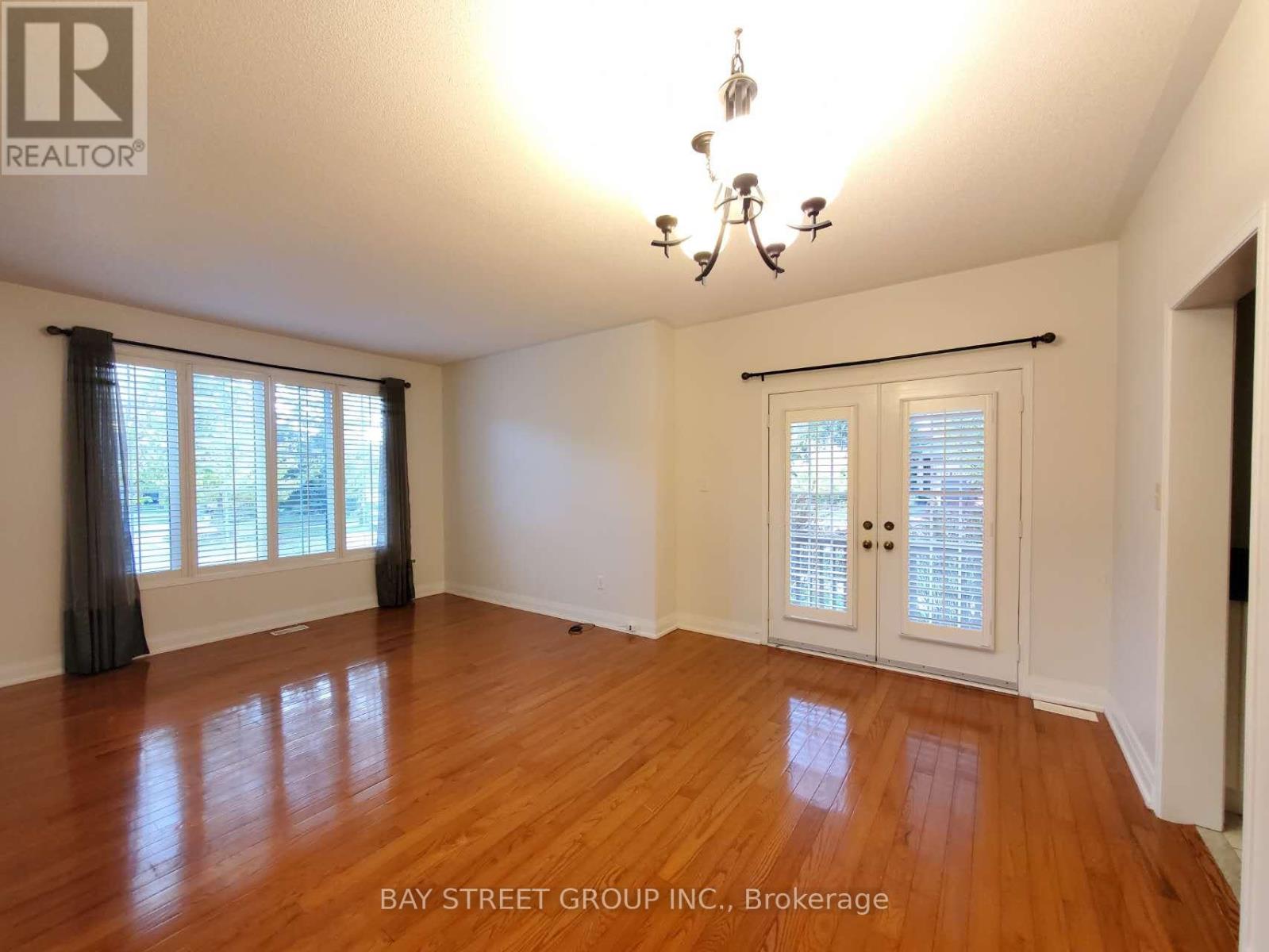 89 Skywood Drive, Richmond Hill, Ontario  L4E 4K8 - Photo 3 - N13633682