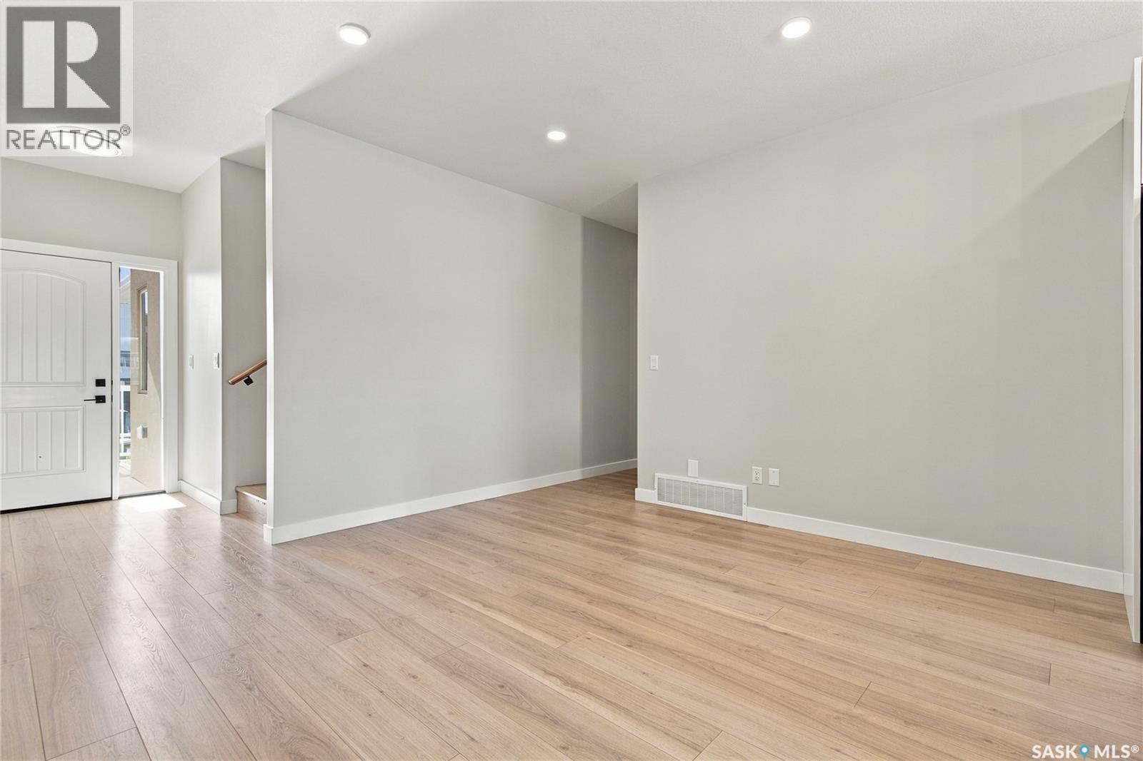 367 Leskiw Bend, Saskatoon, Saskatchewan  S7V 1R5 - Photo 4 - SK050628