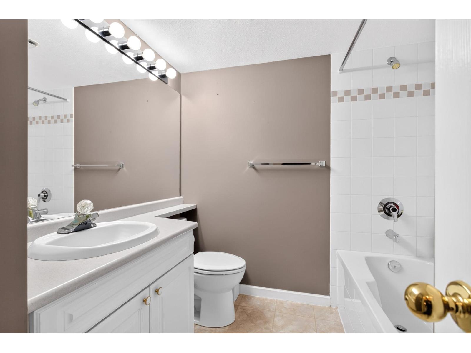 208 15155 22 Avenue, Surrey, British Columbia  V4A 9T4 - Photo 22 - R3173594