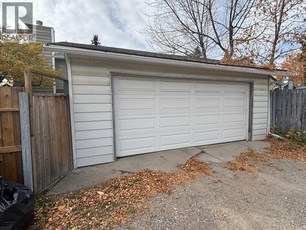 235 Shawcliffe Circle SW, Calgary, Alberta  T2Y 1E8 - Photo 28 - A2347155