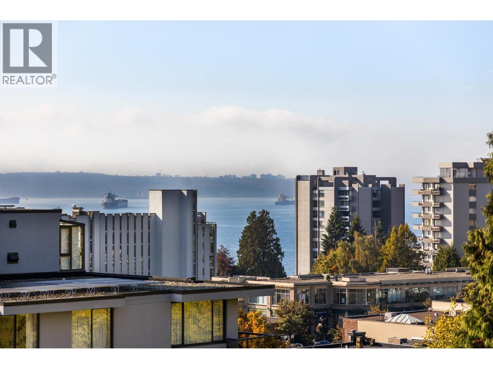 703 1737 Duchess Avenue, West Vancouver, British Columbia  V7V 1P8 - Photo 2 - R3173639