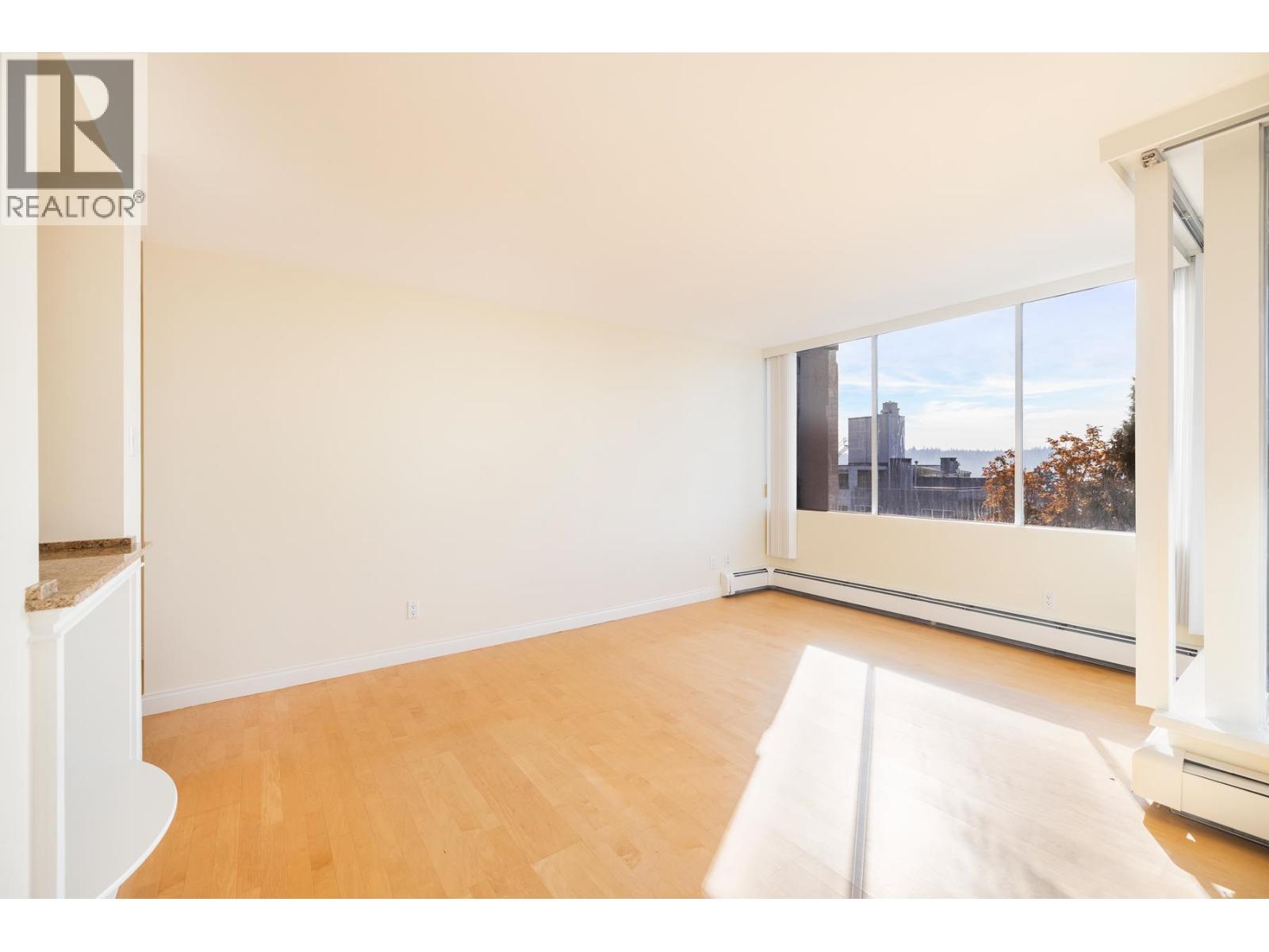 703 1737 Duchess Avenue, West Vancouver, British Columbia  V7V 1P8 - Photo 3 - R3173639